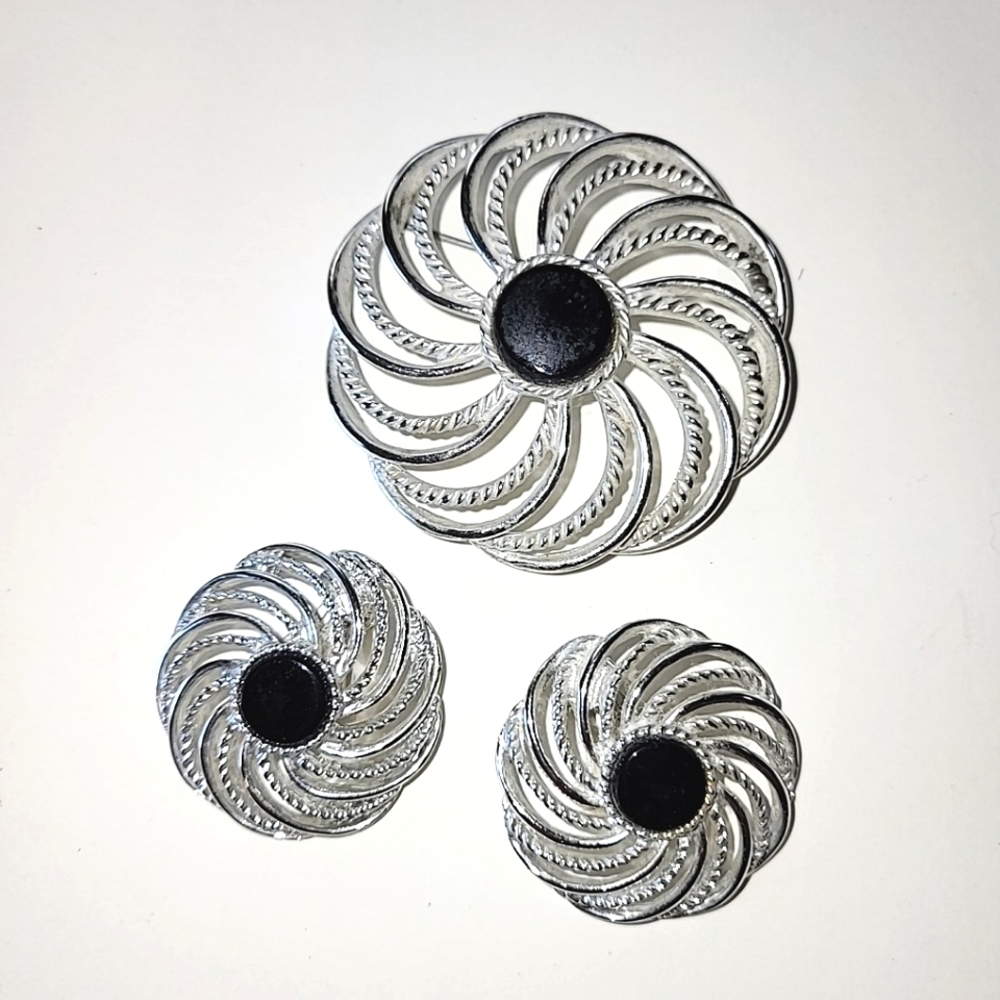 SARAH COVENTRY "MYSTIC SWIRL" 1966 BROOCH & EARRINGS